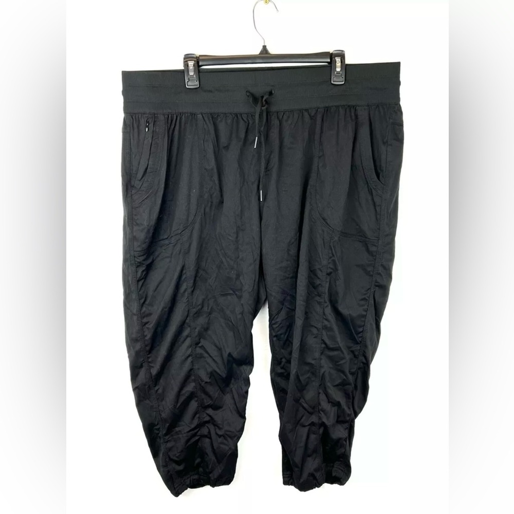The North Face Women’s Black Capri Activewear Pants Plus Size 2X